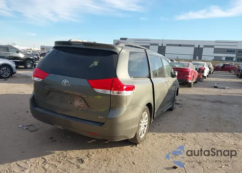 2012 Toyota Sienna Xle V6 8 Passenger z USA, uszkodzony, nr VIN 5TDYK3DC3CS200780